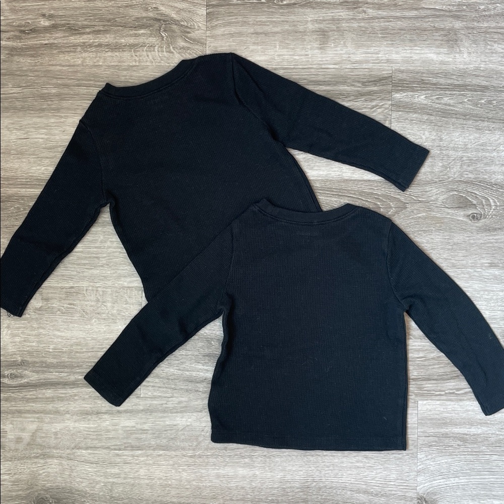 Old Navy toddler boys black long sleeve tops - Picture 2 of 3